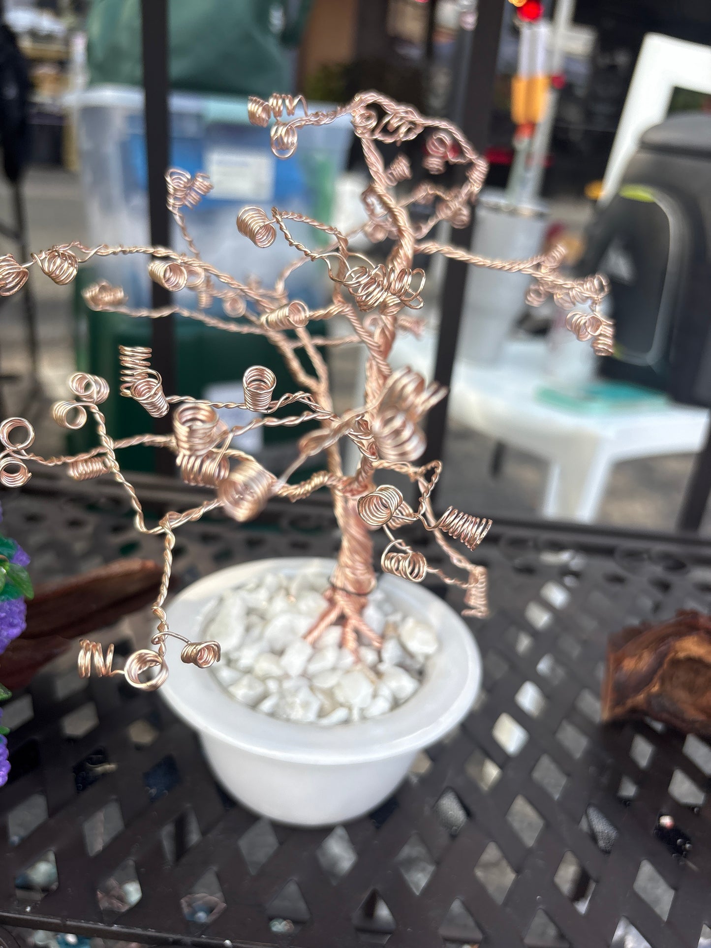 Pink wire white pot